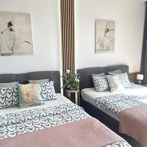 Exclusive Smolna Lägenhet